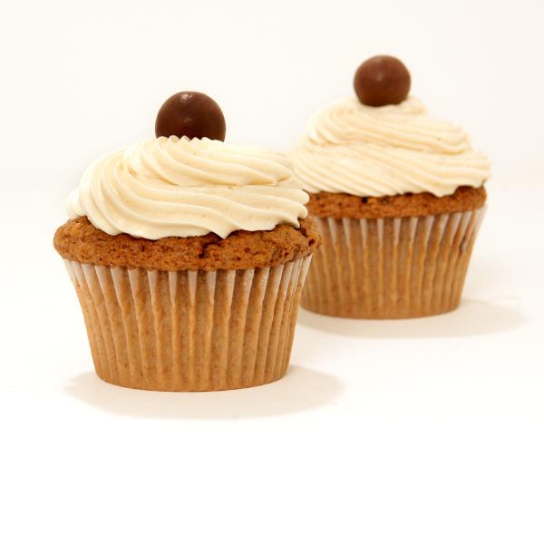 Chocolate vanilla cupcakes